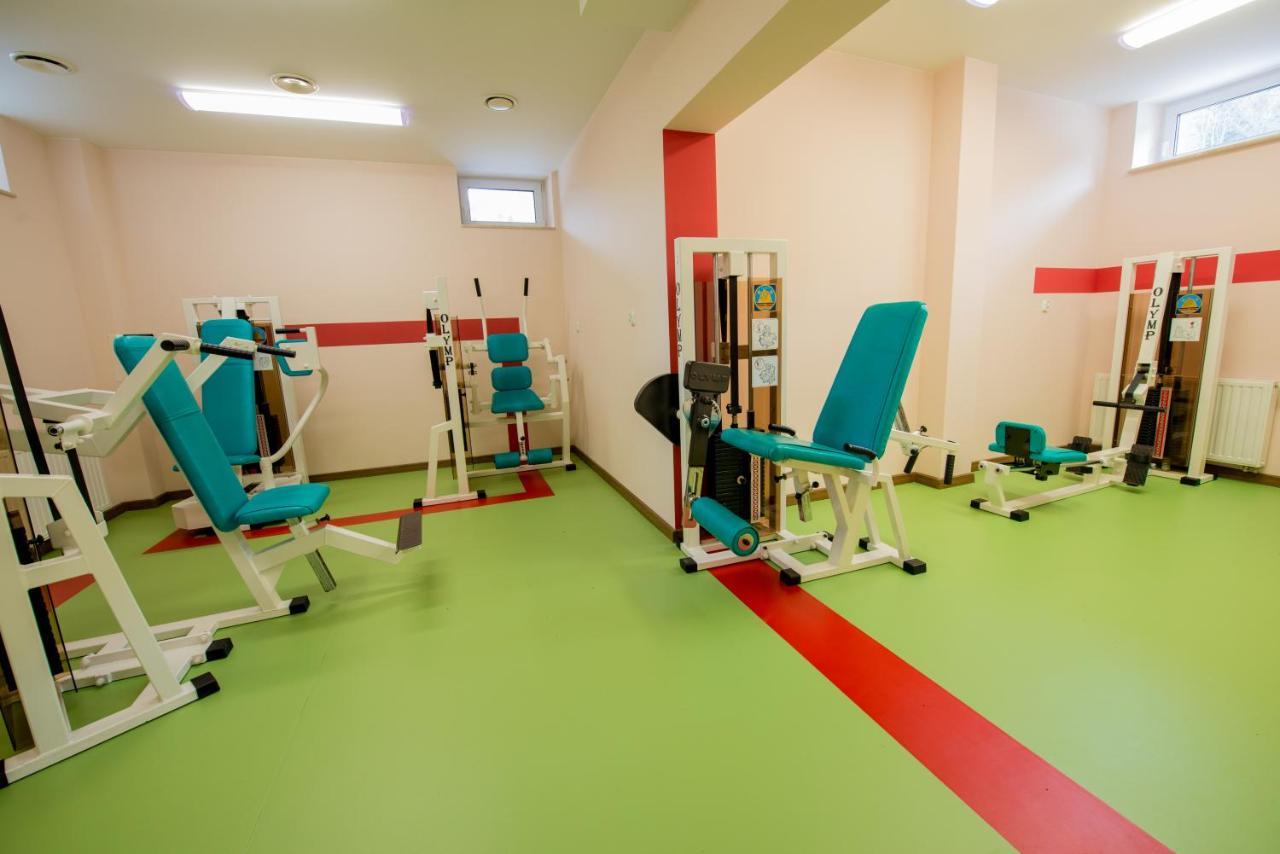 Centrum Promocji Lesnictwa W Mucznem Lutowiska Extérieur photo