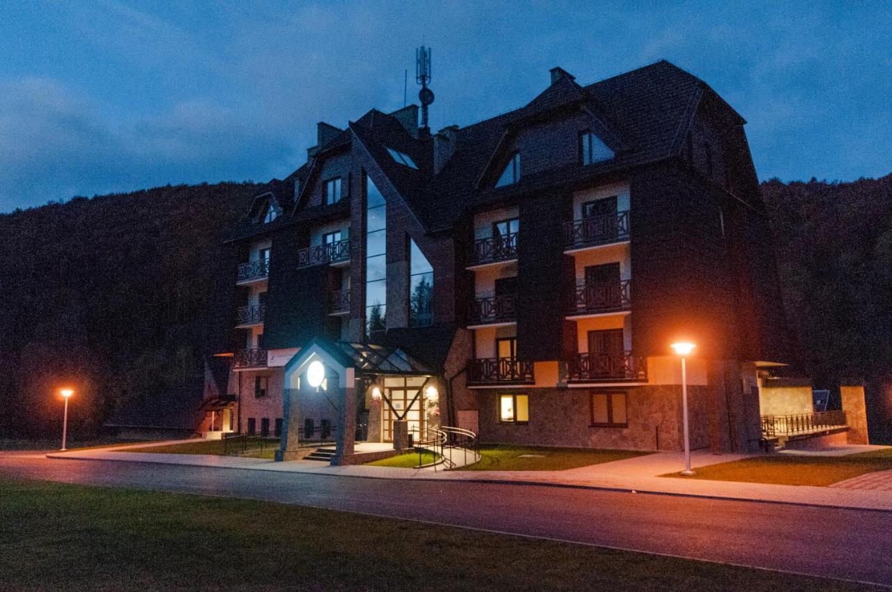 Centrum Promocji Lesnictwa W Mucznem Lutowiska Extérieur photo