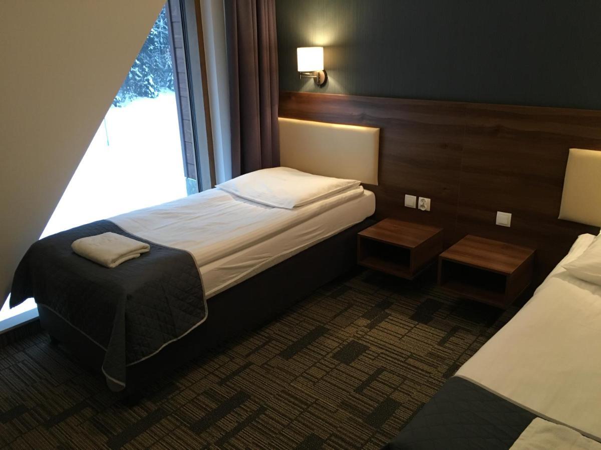 Centrum Promocji Lesnictwa W Mucznem Lutowiska Extérieur photo