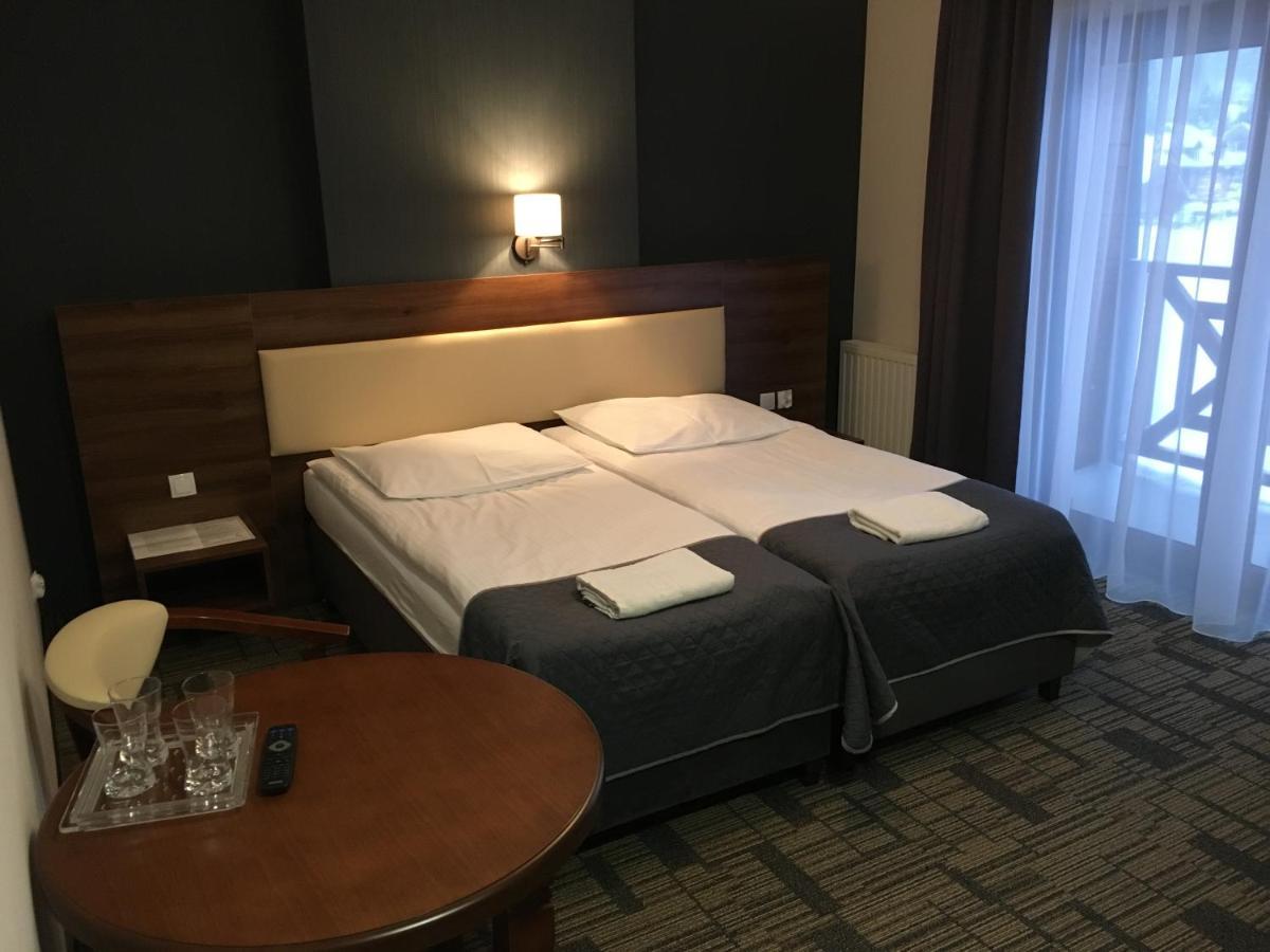 Centrum Promocji Lesnictwa W Mucznem Lutowiska Extérieur photo