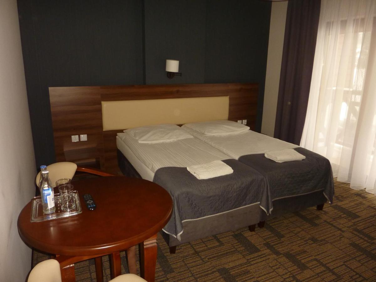 Centrum Promocji Lesnictwa W Mucznem Lutowiska Extérieur photo