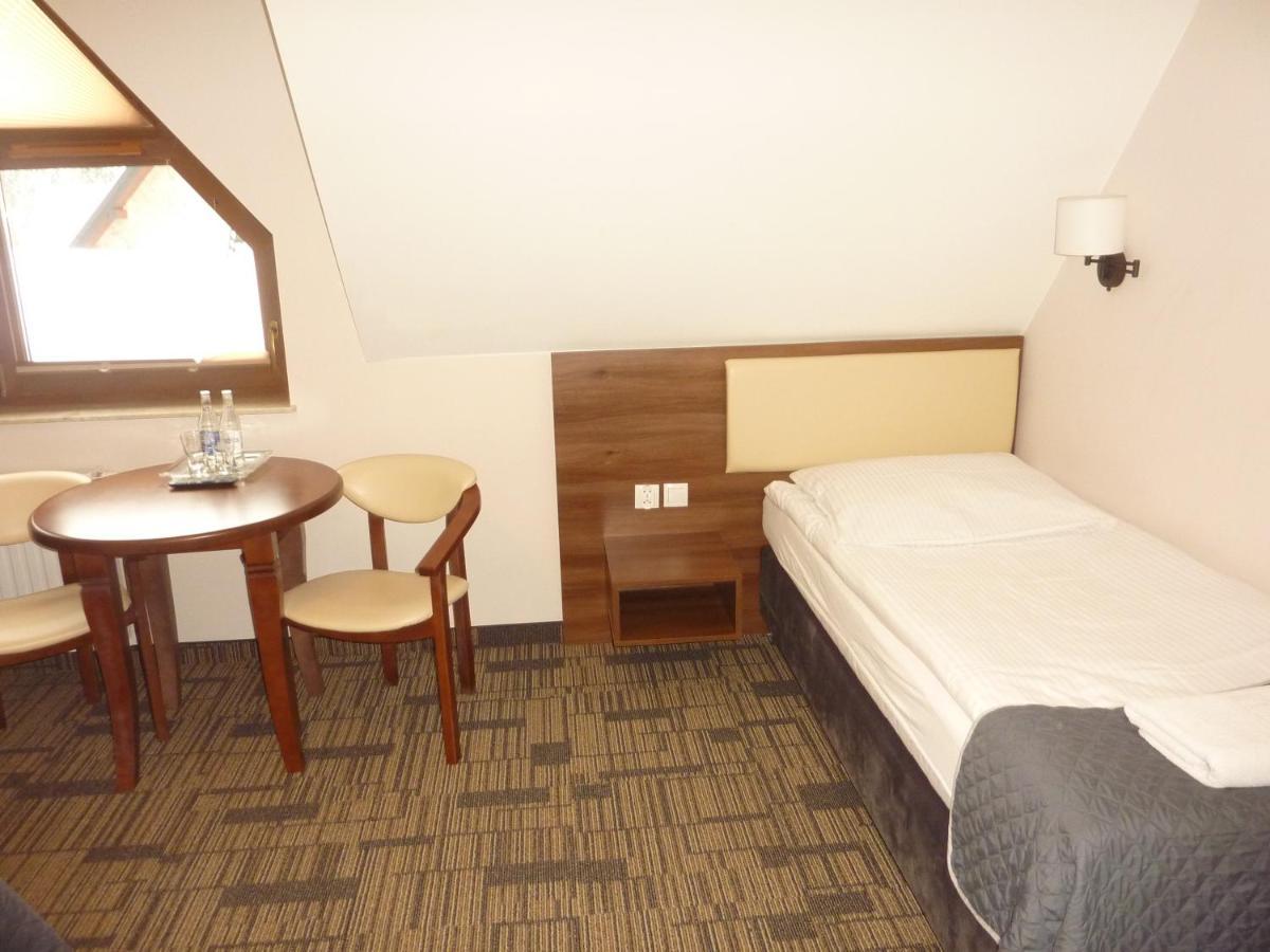 Centrum Promocji Lesnictwa W Mucznem Lutowiska Extérieur photo